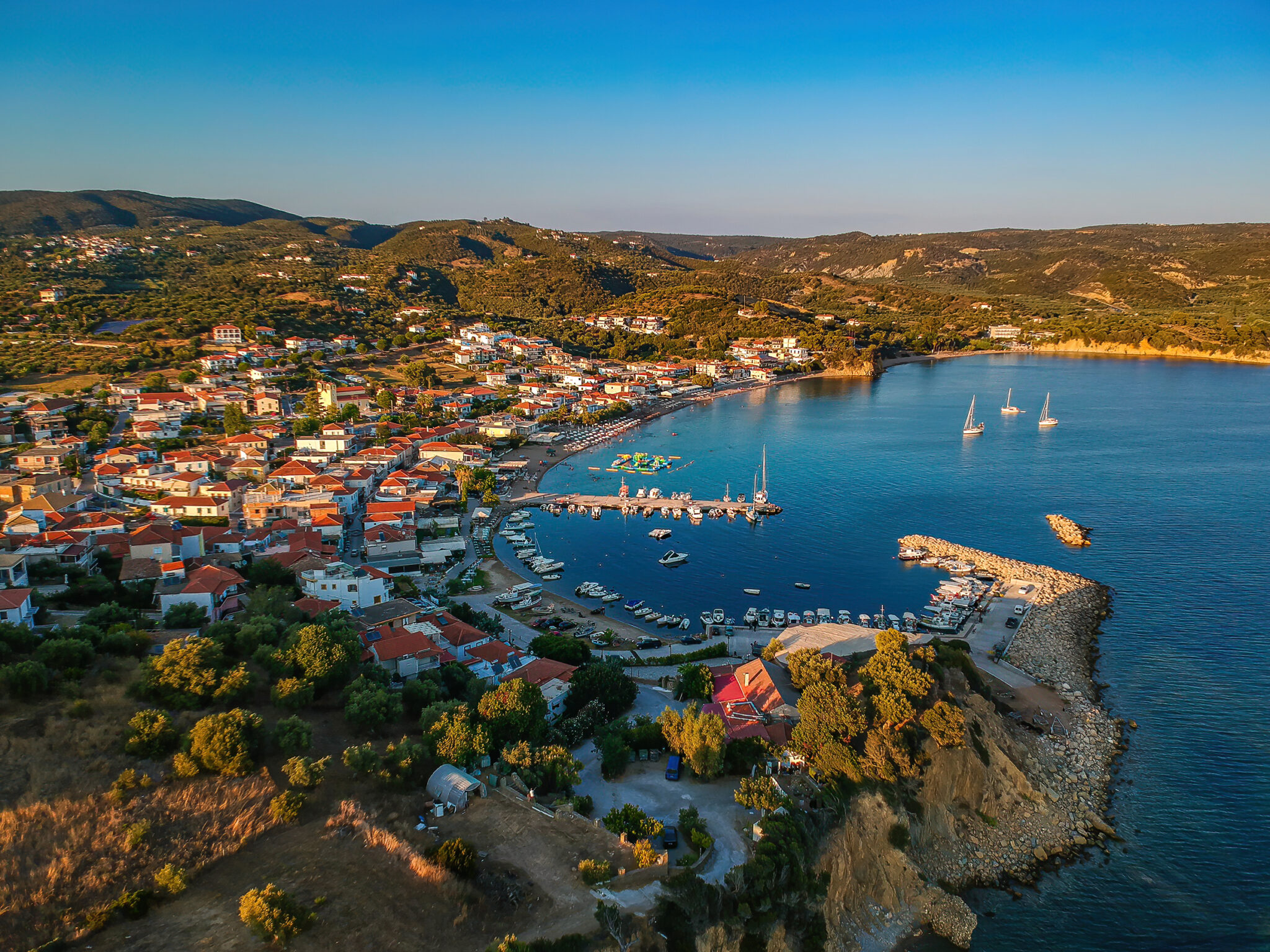 Η Φοινικούντα και ο κόλπος της από ψηλά
